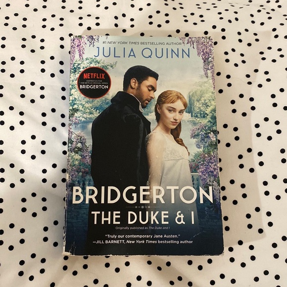 Bridgerton: The Duke and I - Picture 1 of 7
